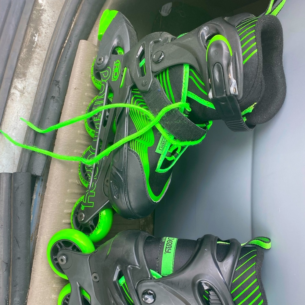 Used Youth green/black rollerblades size 3 -6